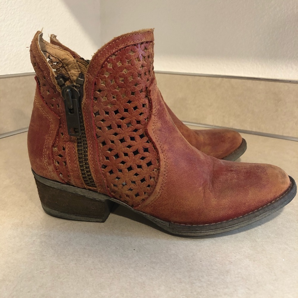 red/brown booties